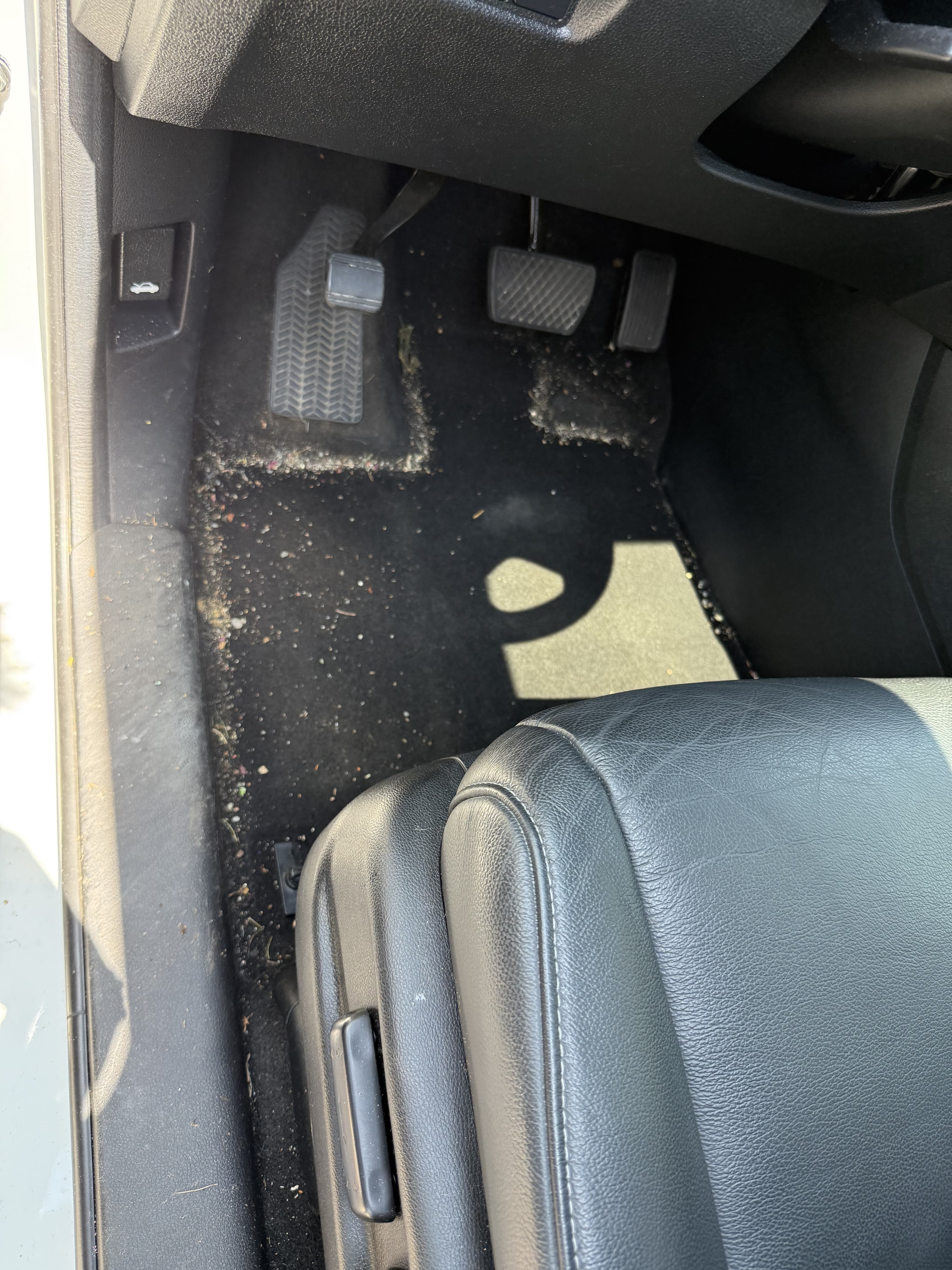 Honda Pilot interior and exterior detail — North Shore Massachusetts before